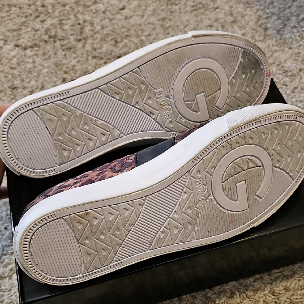 G by Guess GG Backer Quilted Sneakers, Black and Brown, Womens 8.5 - Picture 7 of 9